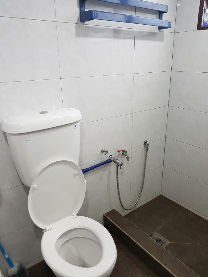 Home Stay Bayu Emas Appartment, Batu Feringgi Exteriör bild
